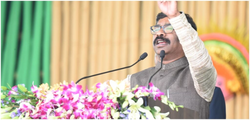 झारखंड की हेमेंत सरकार का बड़ा कल्याणकारी कदम, अब एससी-एसटी के लोगों को 50 साल पर ही मिलेगी पेंशन